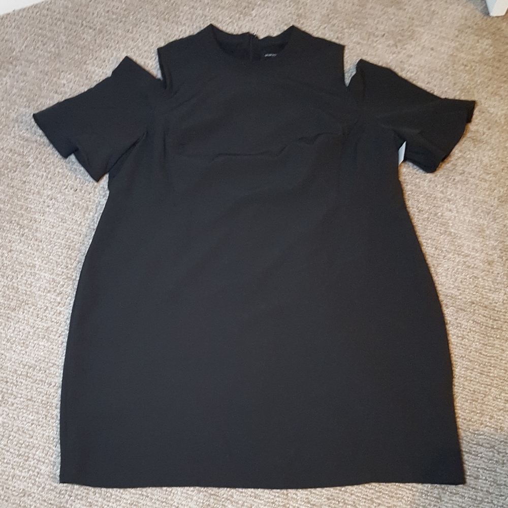 Sharagano Black Cold Shoulder Dress